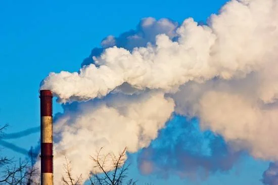Thermal power station chimney with boiler smoke emissions